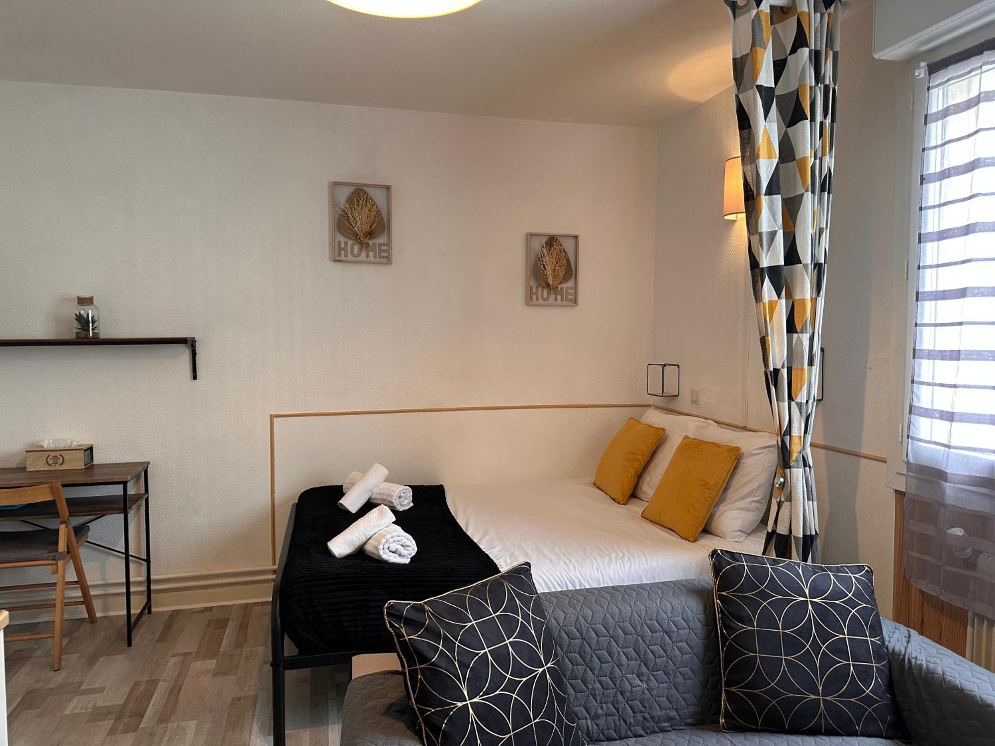 Orleans Centre Proche Gare - Appartement Fonctionnel Residence Calme Parking Prive Gratuit - Le Central Elegance Екстер'єр фото