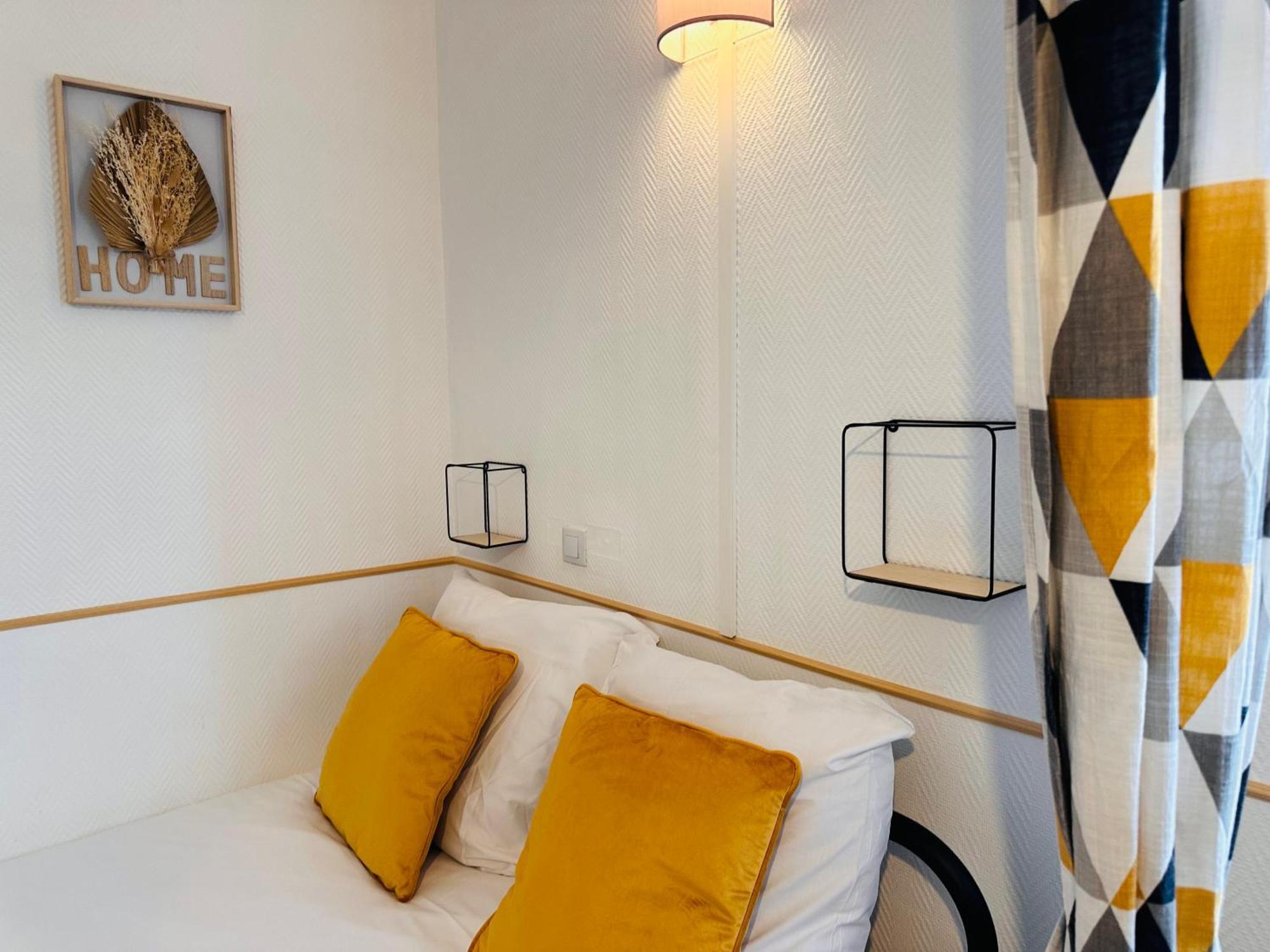 Orleans Centre Proche Gare - Appartement Fonctionnel Residence Calme Parking Prive Gratuit - Le Central Elegance Екстер'єр фото